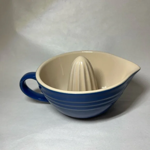 Le Creuset Stoneware Citrus Lemon Juicer Blue Glazed Reamer Excellent - Picture 3 of 6